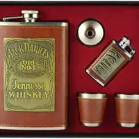 Подарунковий набір 5 в 1 фляга з набійкою 'Jack Daniels' (обтягнута шкірою), 2 чарки, лійка, запальничка D409